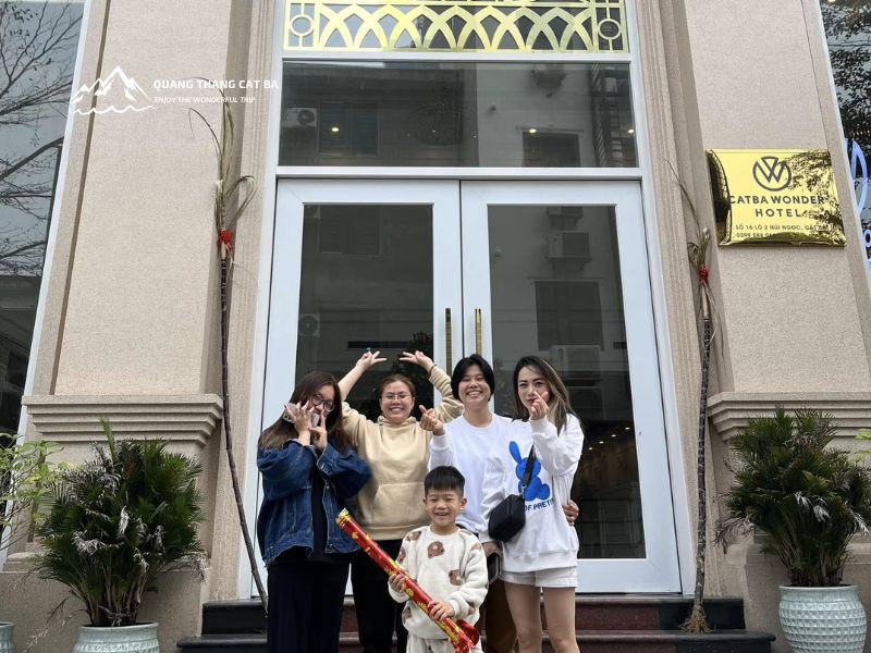 Check-in at Cat Ba Wonder Hotel
