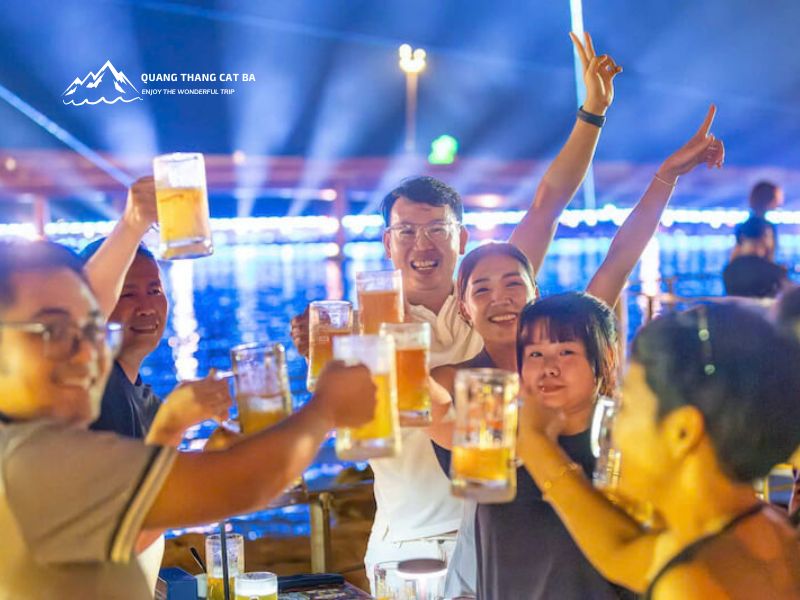 Trải nghiệm uống bia tại Sun Bavaria Cát Bà