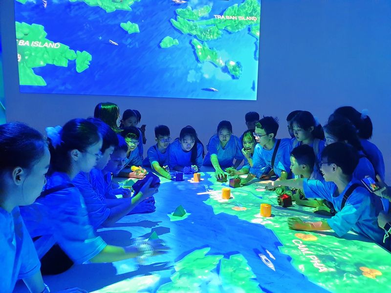 Cung Cá Heo Hạ Long 1