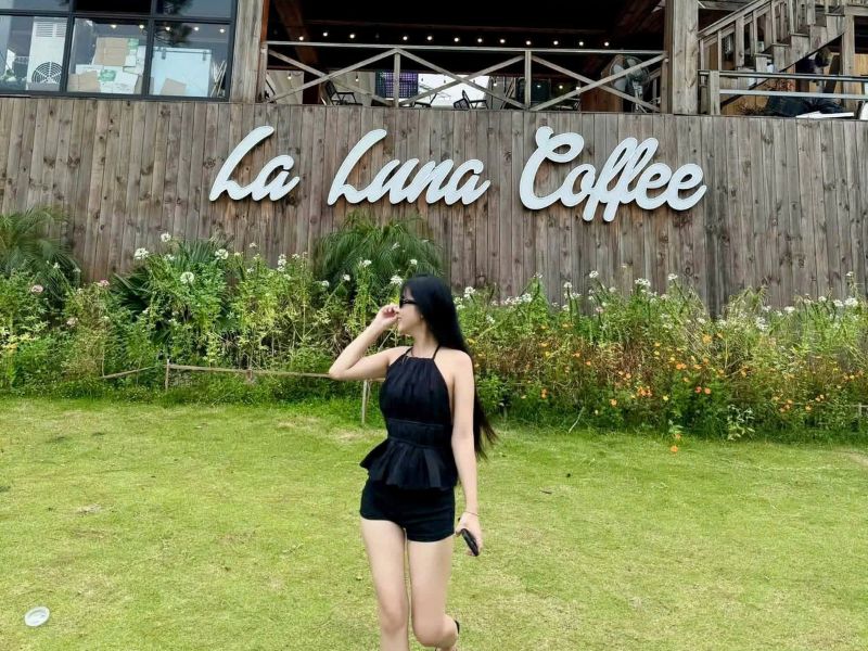 La Luna Coffee Hạ Long 1