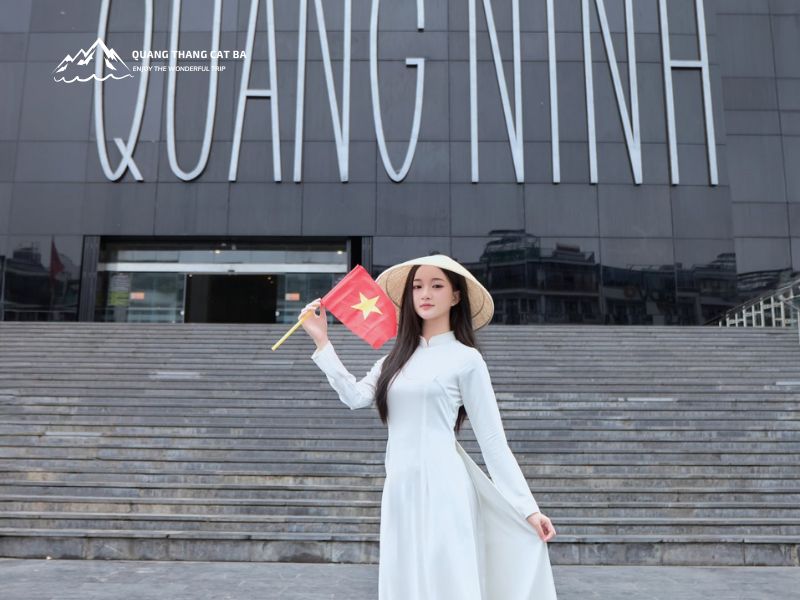 Quang Ninh Museum is open daily from 8:00 AM–12:00 PM and 1:00 PM–5:00 PM