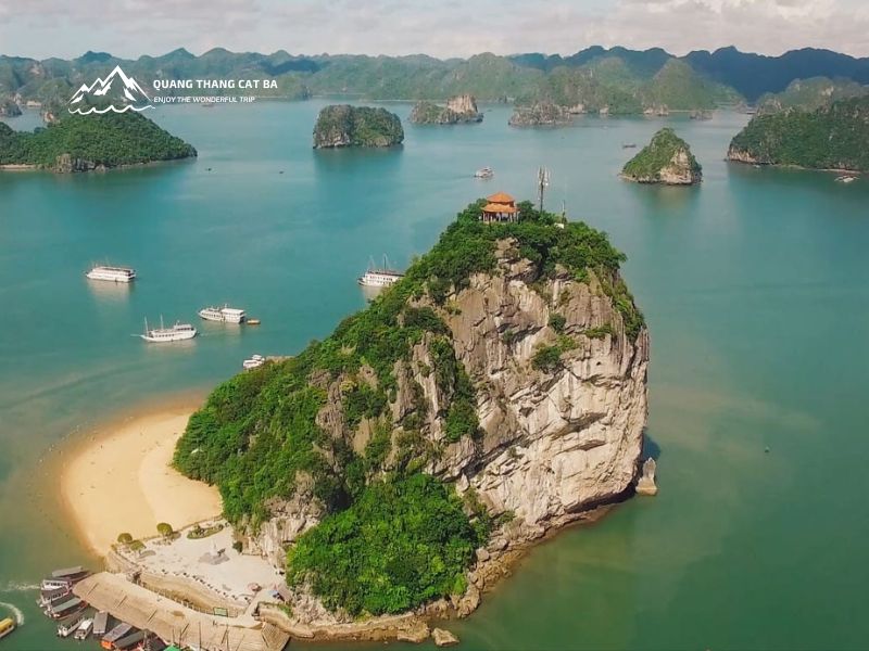 Ti Top Island is a small, serene island situated in the heart of Halong Bay, Quang Ninh Province.