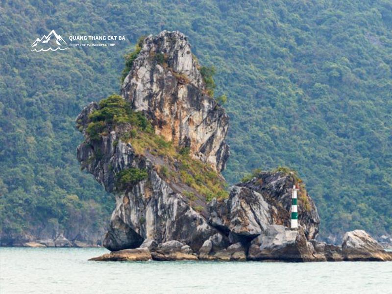 Frog Islet in Ha Long Bay