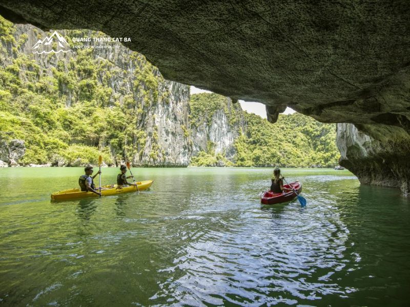 Kayak at Luon Cave