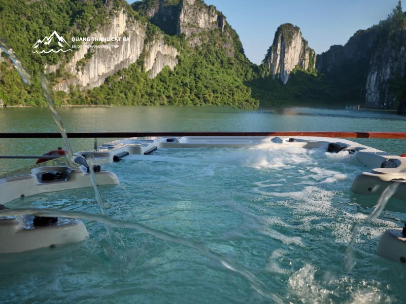 Ha Long Bay 4