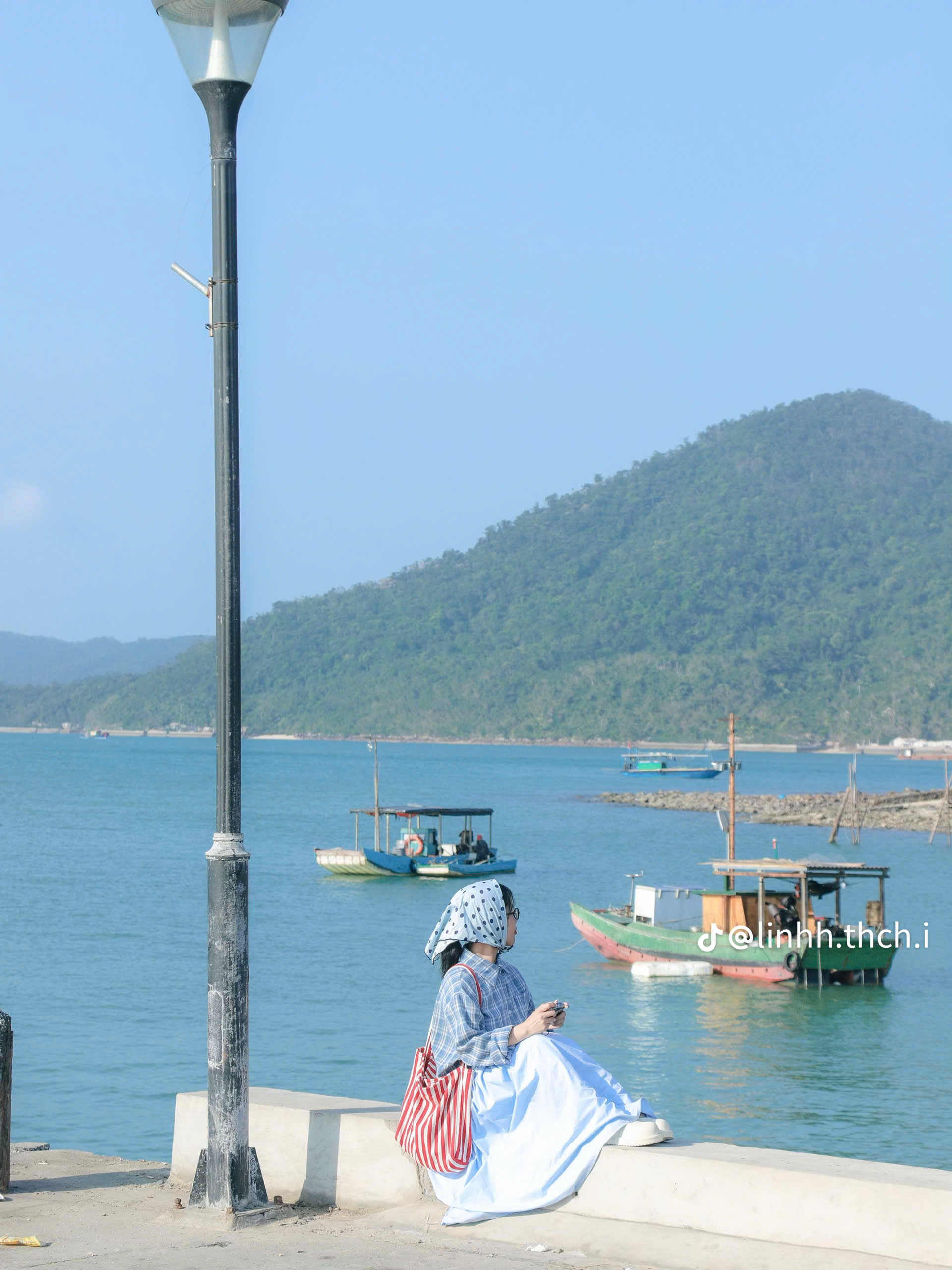 Check-in Đốc Làng Chài Quan Lạn (nguồn tiktok id trong ảnh)