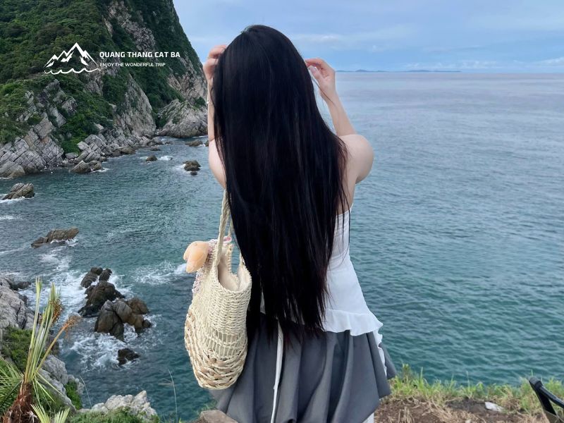 Check-in tại Eo Gió (nguồn Hương Hoàng Xinh)