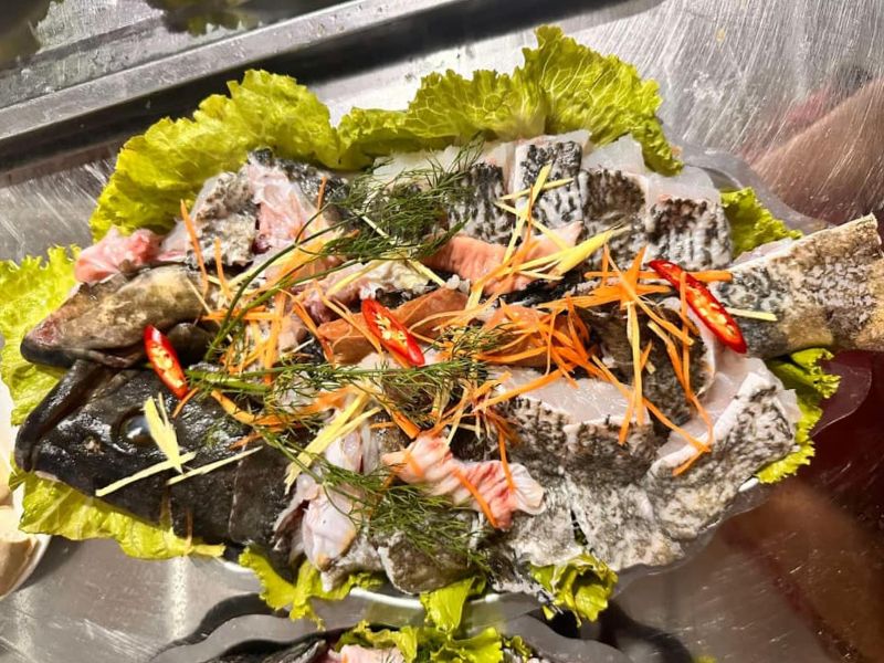 Ăn tối tại Quan Lạn