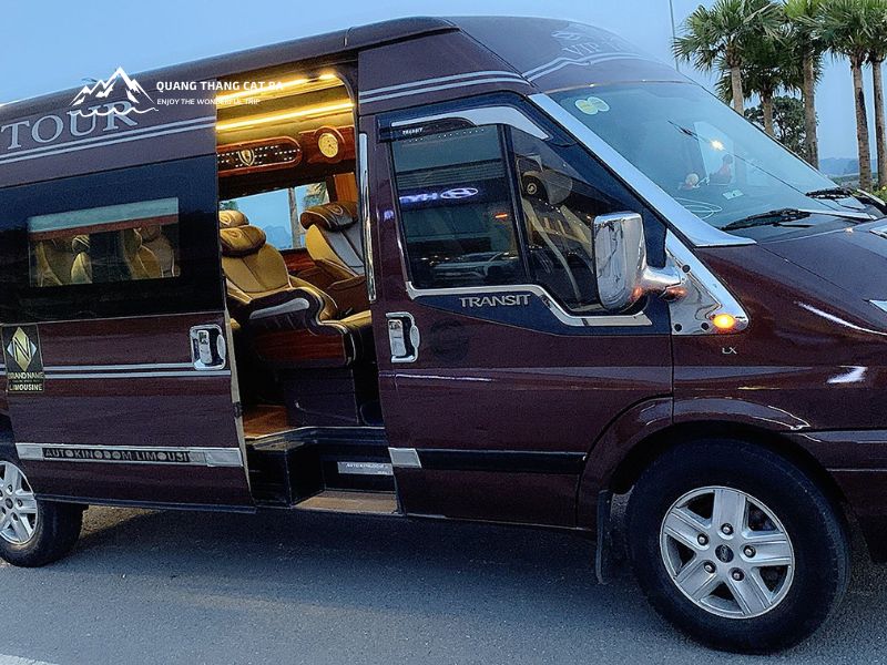 Xe limousine Quan Lạn