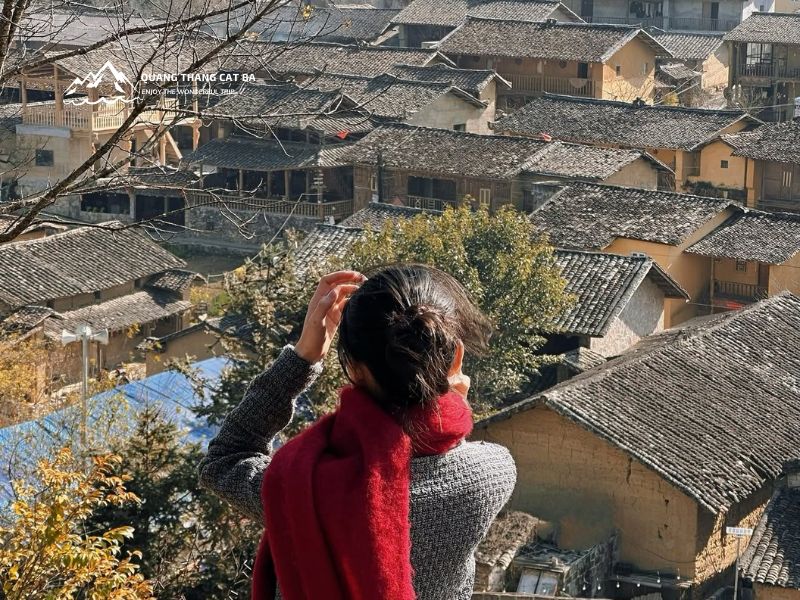 Check-in at Lo Lo Chai Village