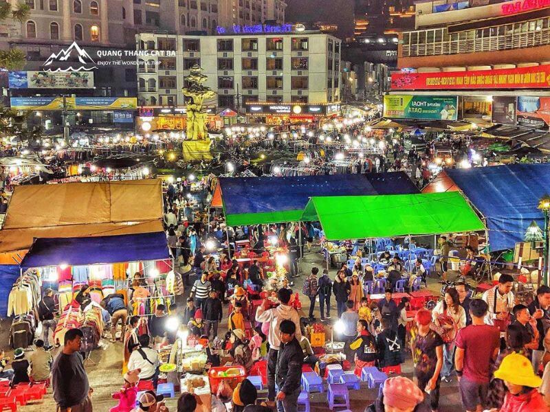Shopping at Dalat Night Market