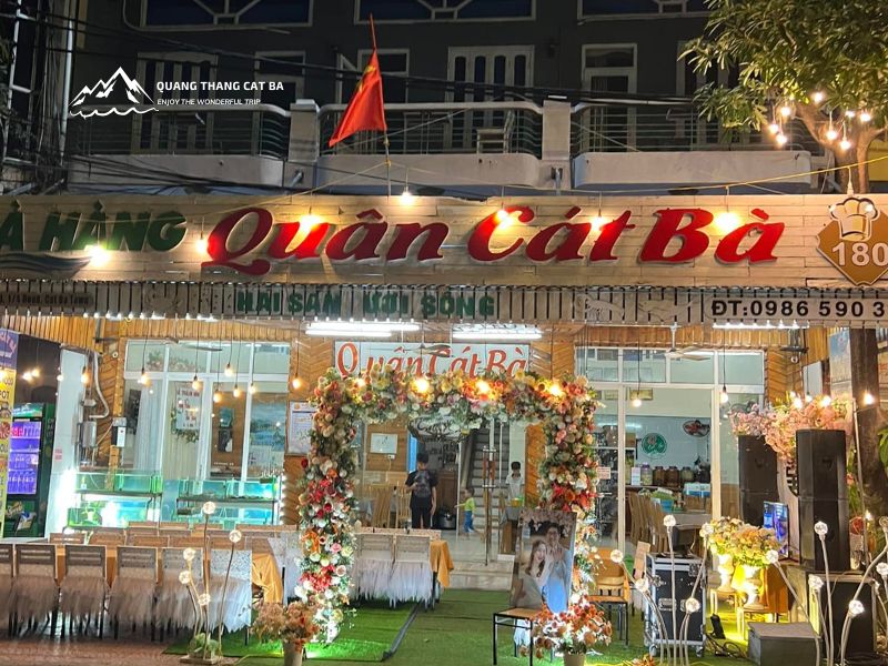 Quân Cát Bà Family