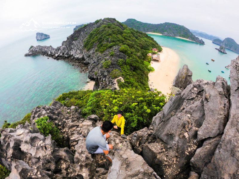 Leo lên đỉnh đảo Khỉ