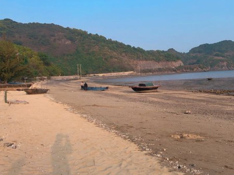 Bãi biển Cát Đồn