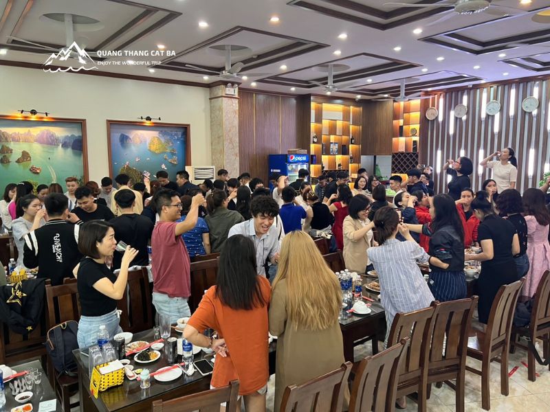 Nhà hàng Làng Chài Cát Bà