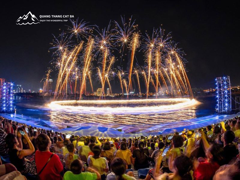 Trình diễn pháo hoa tại Symphony Cát Bà