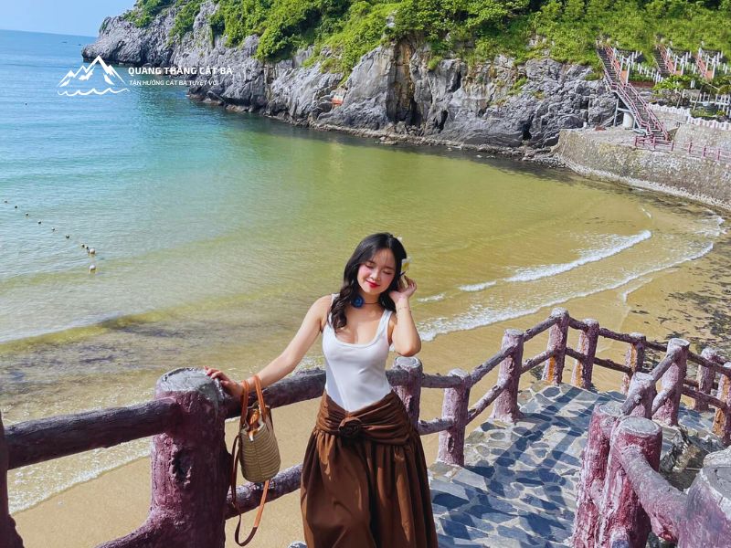 Check-in tại bãi tắm Cát Cò