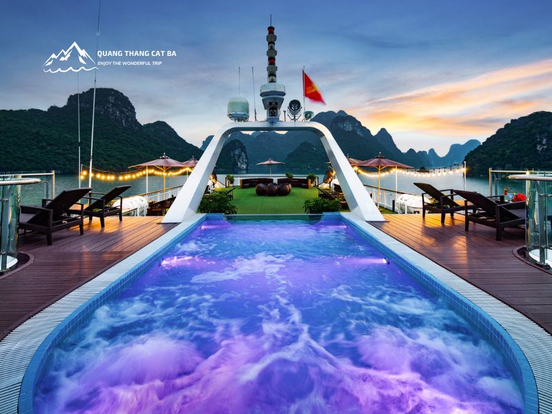 bể bơi Jacuzzi