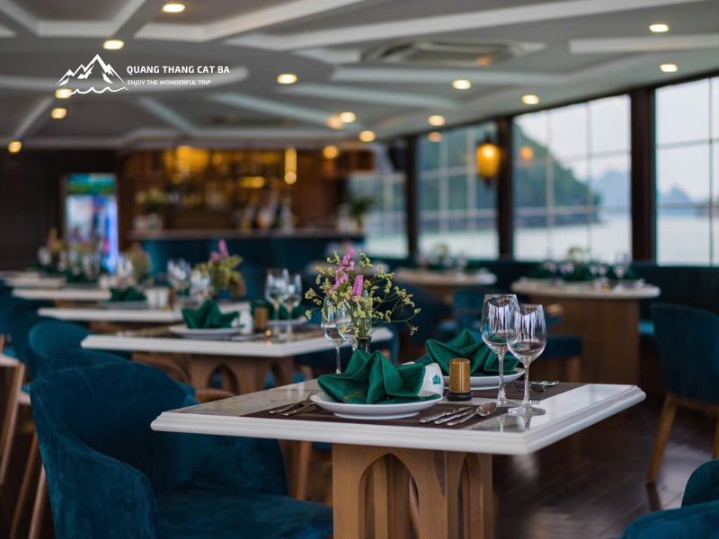 Lunch on Lan Ha Bay Day Cruise