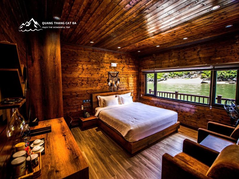 Overnight on the floating house in Lan Ha Bay