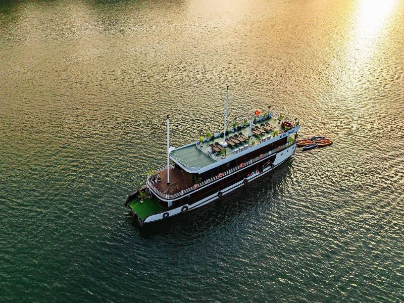 Tour 2 ngày 1 đêm vịnh Lan Hạ du thuyền Aduta 1