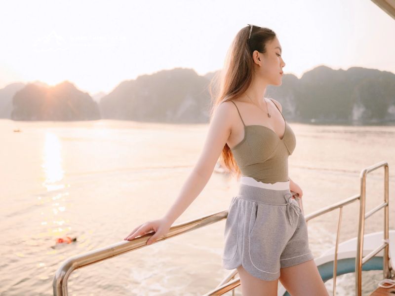 Lan Ha Bay Day Cruise from Hanoi