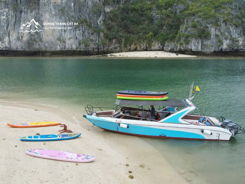Cận cảnh Cano của Mê Cát Bà cùng SUP