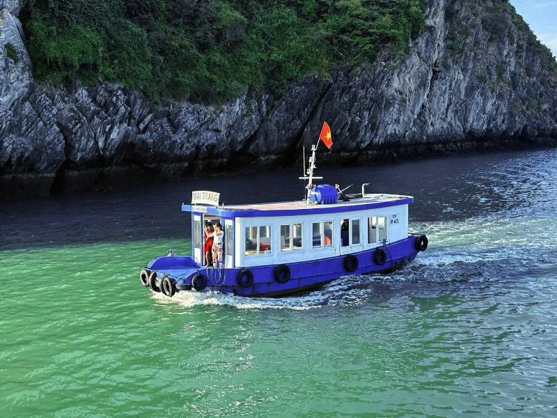 thuê tàu riêng vịnh Lan Hạ