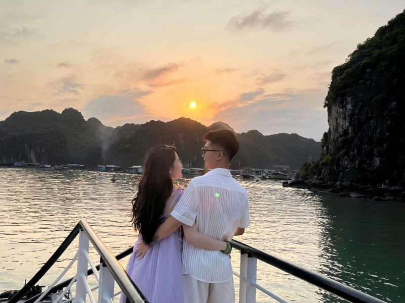 Sunset on Lan Ha Bay