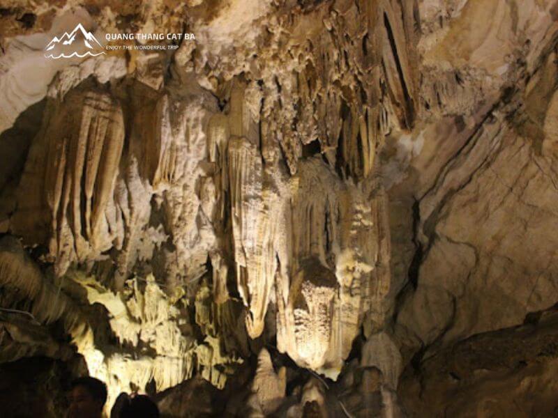 cat ba cave tour 3