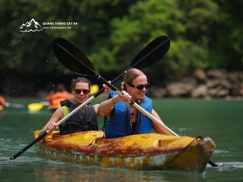 Kayaking in Lan Ha Bay