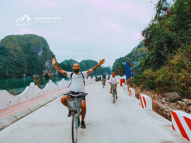 Cycling in Viet hai village