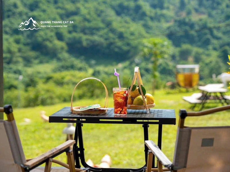 Trở về khu nghỉ ăn trưa