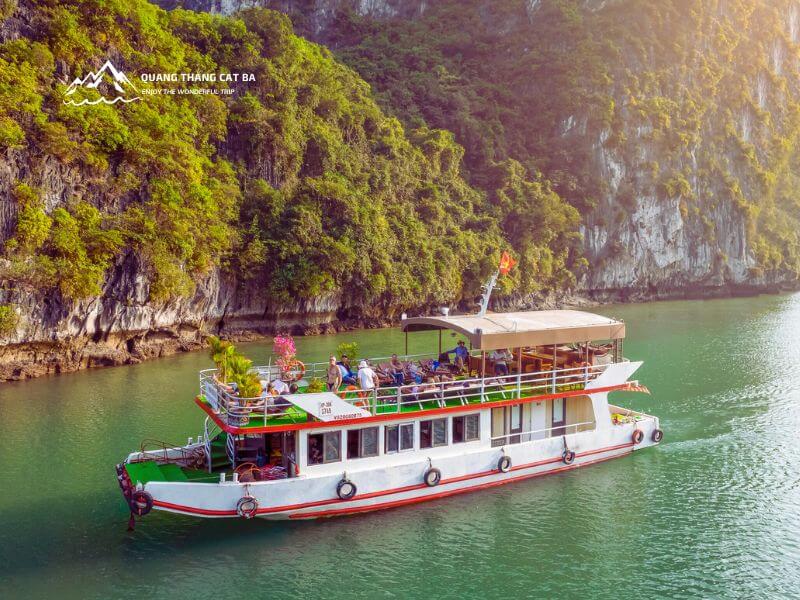 best time to visit lan ha bay