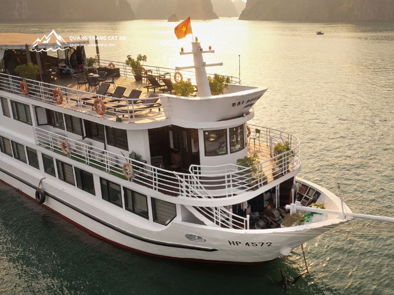 Du thuyền Lan Hạ 2 Ngày 1 Đêm