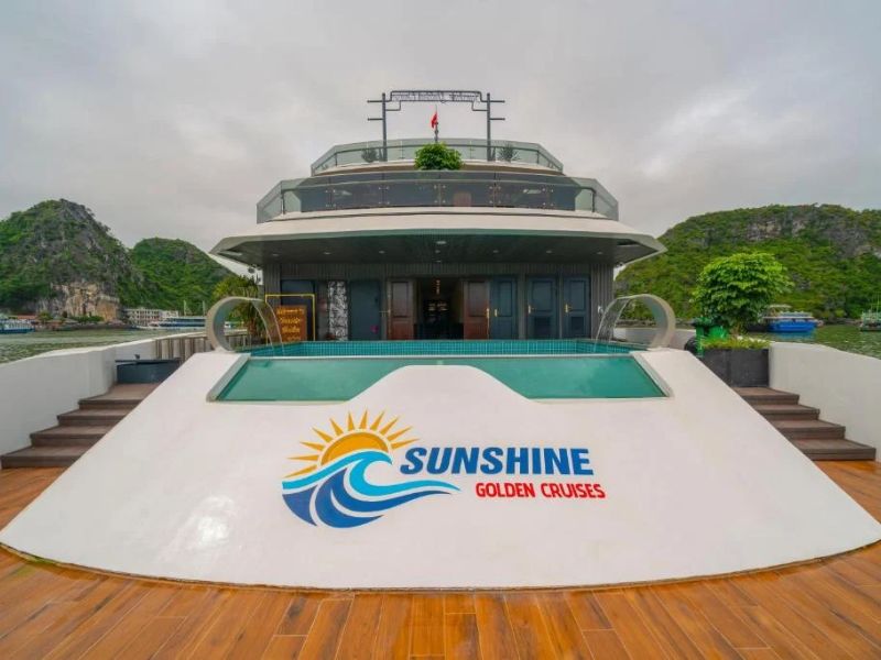 bể bơi du thuyền Sunshine Cruise vịnh Lan Hạ