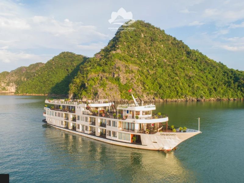 Du thuyền Verdure Lotus Cruises