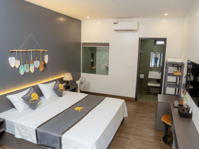 Tran’s House Cat Ba 7