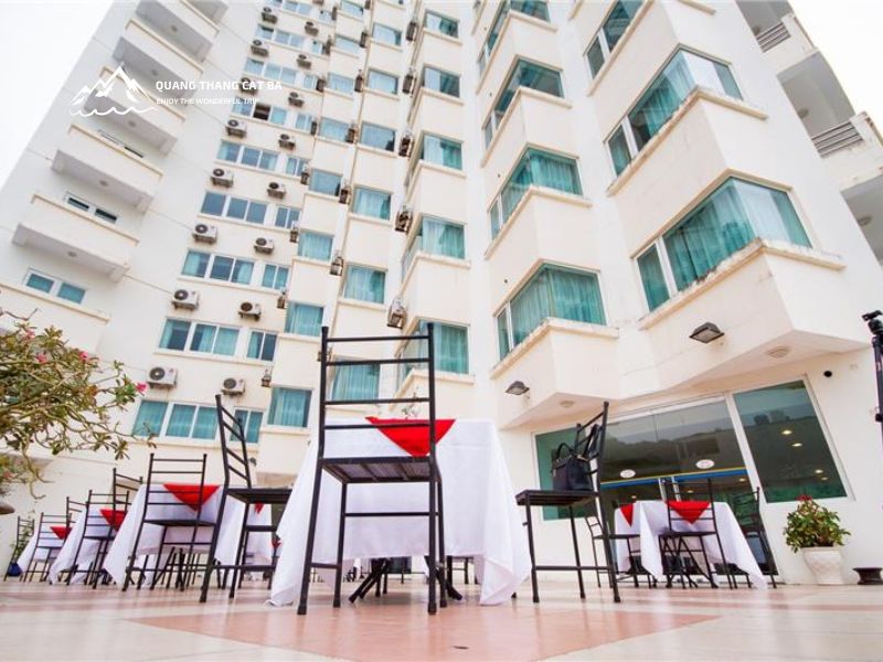 Holiday Hotel