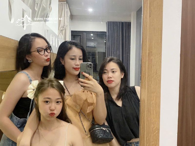 Khoảnh khắc chanh sả sinh viên tại Beautiful Vietnam Tours Hotel Cát Bà 